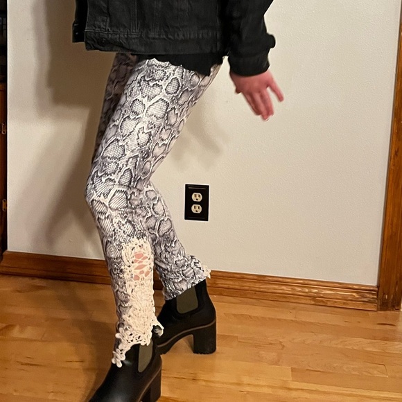 Vocal Apparel Knit Leggings with Snakeskin pattern, crystal and lace. - Picture 7 of 14